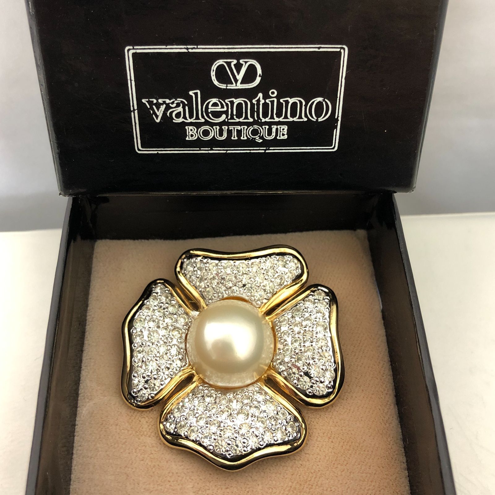Valentino ヴァレンティノ ブローチ SGAW10-8076 - メルカリ