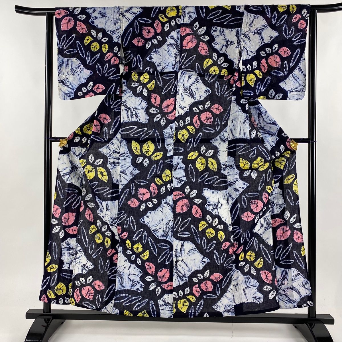 浴衣 身丈158cm 裄丈61.5cm S 絞り浴衣 葉 幾何学模様 濃紺 綿 名品
