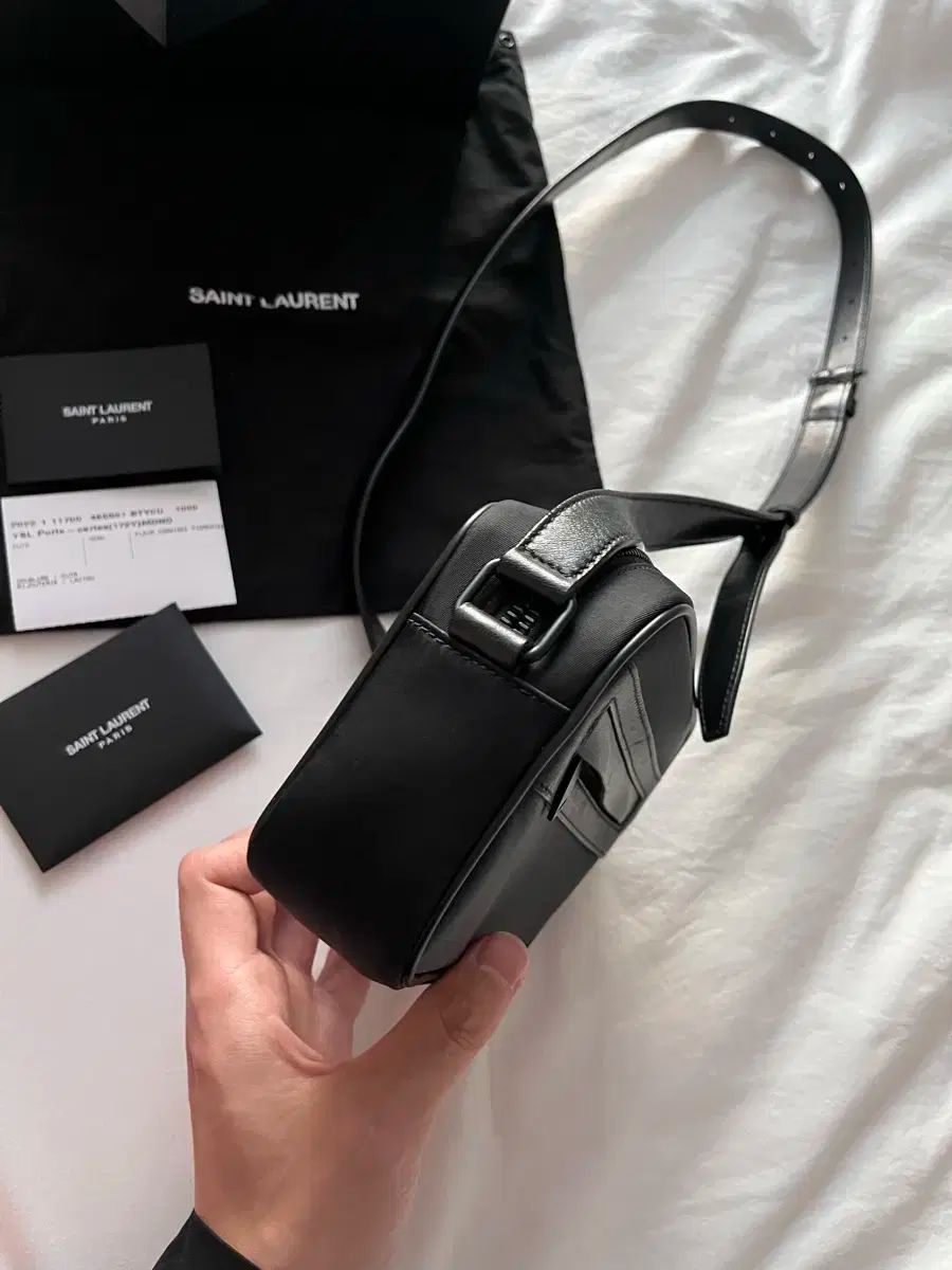 【Saint Laurent】キャンプスモールカメラバッグECONYLラムスキン サンローラン カメラバッグ キャンプ ブラック ナイロン レザー