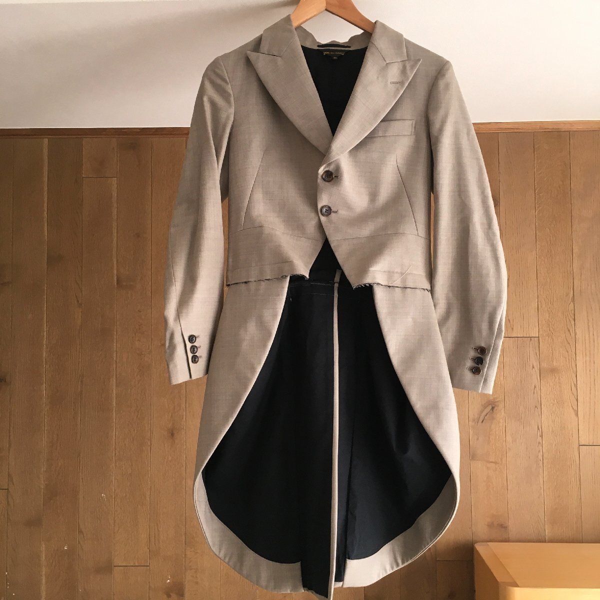 美品 2016年　COMME des GARCONS 燕尾　ジャケットXS 美品 2016年 COMME des GARCONSコムデギャルソン 燕尾