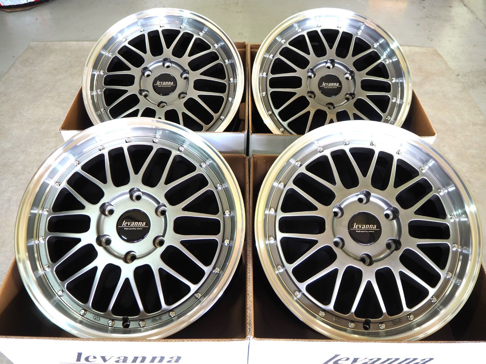 深リム メッシュ levanna V10LTH 18inch 7.0J 6H139.7+38 HBK TOYO ガリットGIZ2 225/45R18 スタッドレス 200系ハイエース