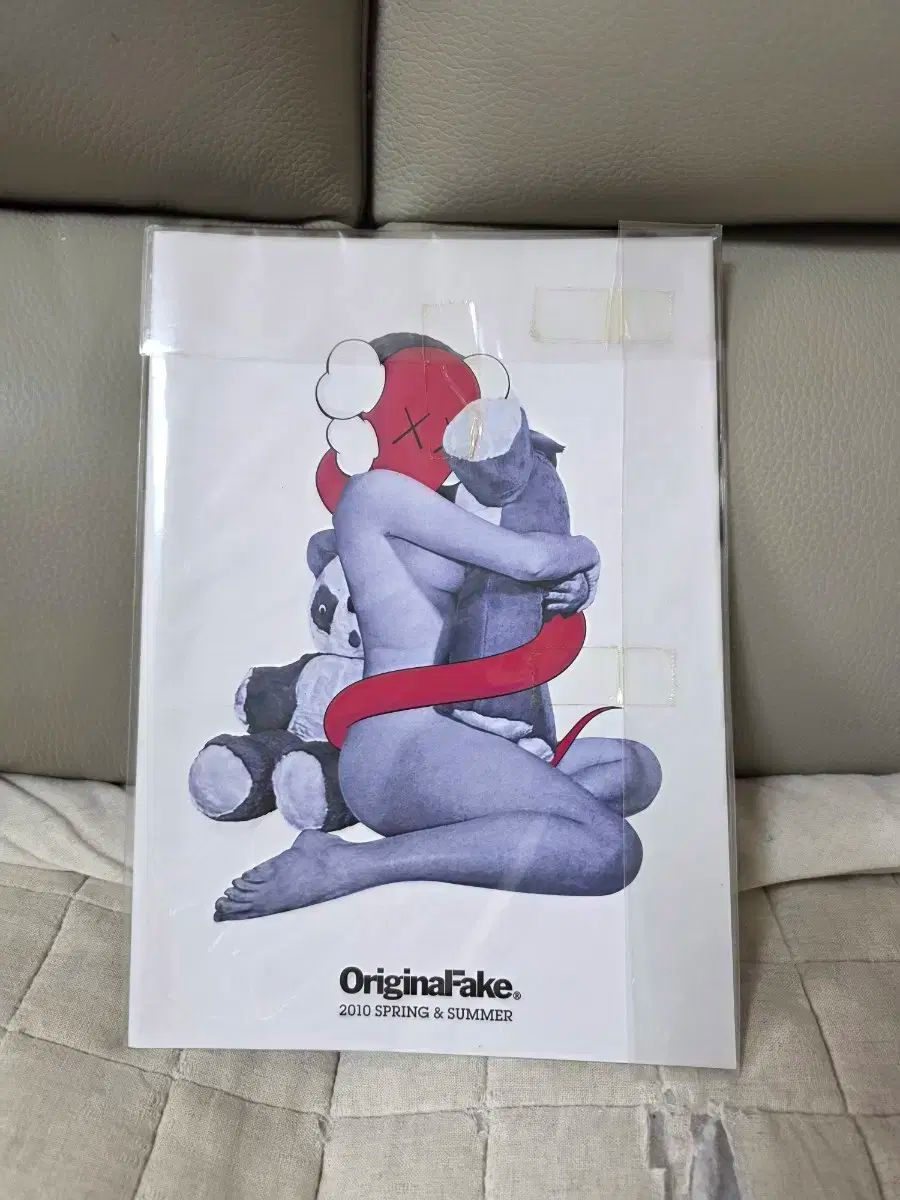 カウズ オリジナルフェイク 2010 マガジン アートブック