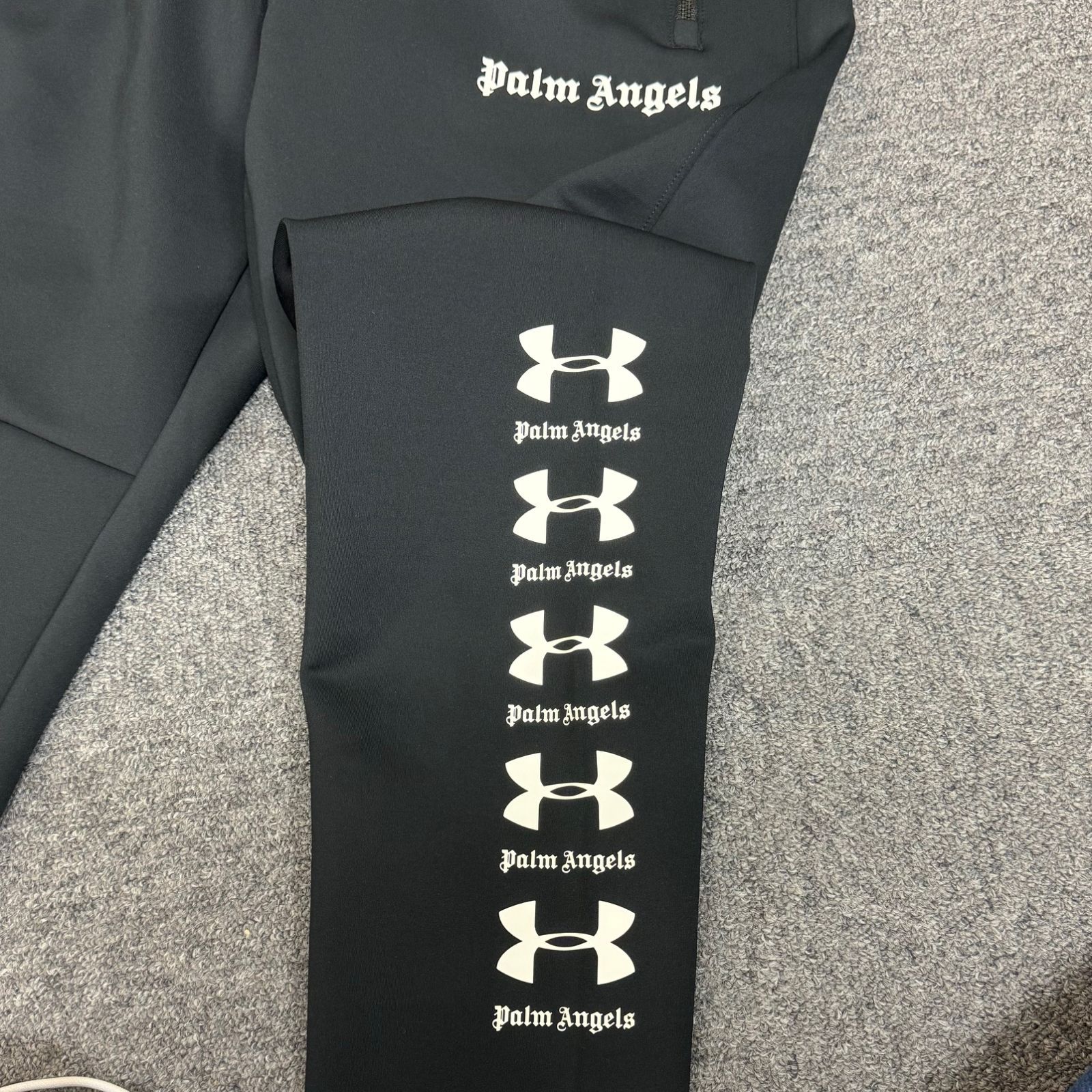 未使用 Palm Angels × UNDER ARMOUR 19SS テーパードトラックパンツ ジャージ イージーパンツ アンダーアーマー  パームエンジェルス コラボ PMCH003S19591071 S 58970A