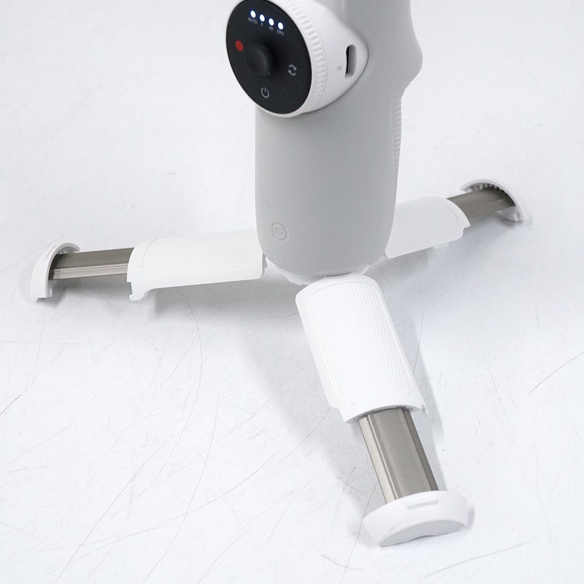 insta360 - Insta360 Flow スマートフォン用ジンバル USED美品 本体のみ 折りたたみ 3軸手ブレ補正 ディープトラック 三脚内蔵 完動品 CP8358 Insta360 Flow スマートフォン用ジンバル USED美品 本体のみ