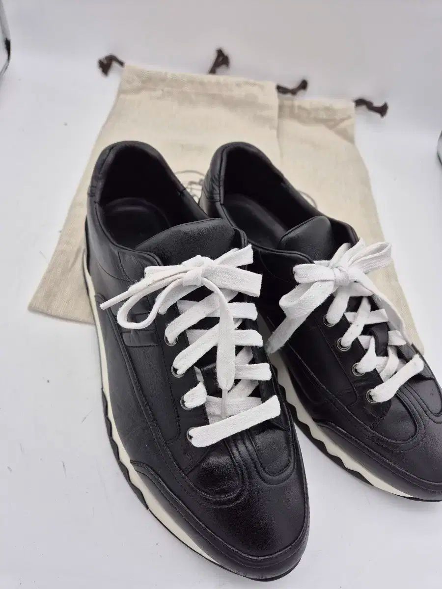 HERMES エルメス 黒 スニーカーズ メンズ スニーカー