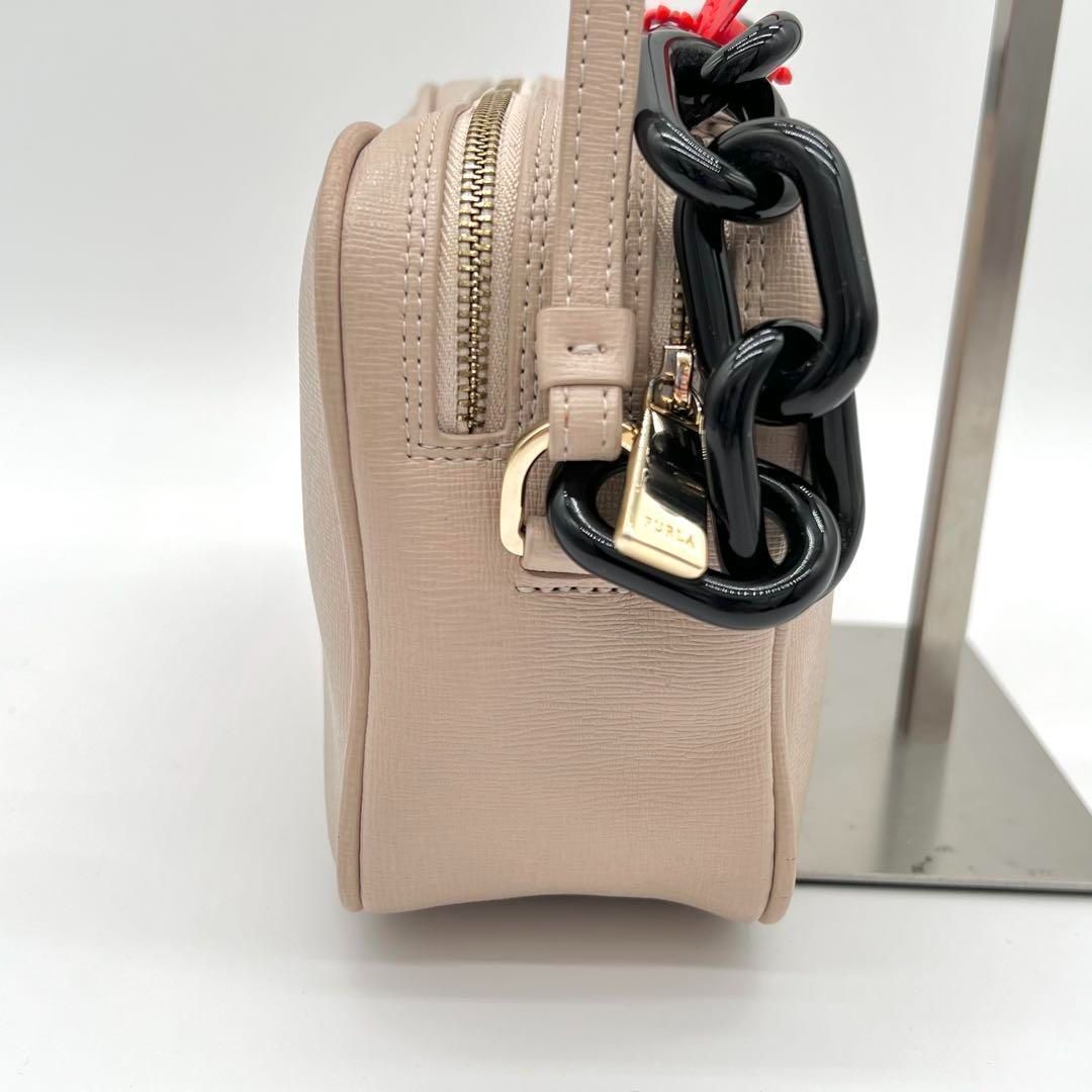 美品】FURLA LILLI カメラバッグ ポシェット ショルダーバッグ 美品】FURLA LILLI カメラバッグ ポシェット ショルダーバッグ