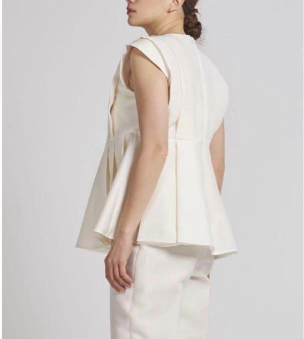 shirocon yori シロコン ヨリ 2021 ブラウス ノースリーブ 立体花モチーフ フラワー プリーツ 34 アイボリー 34