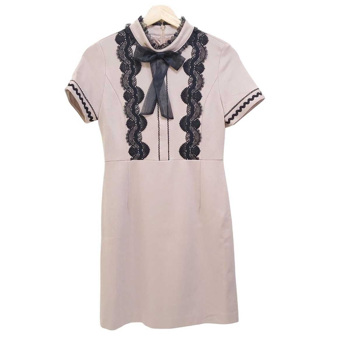 EMIRIA WIZ レース ワンピース 新品 EmiriaWiz レースカラードッキングワンピース M emiriawiz