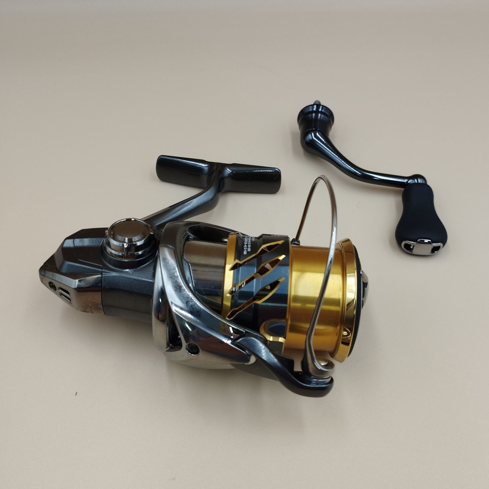 S15330】シマノ 20ツインパワー2500S SHIMANO TWIN POWER - メルカリ