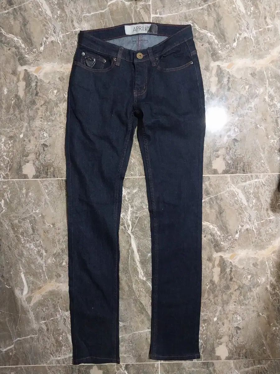 u1 新品 4月 77 記録 デニム 29 インチ スキニー ユニセックス - メルカリ