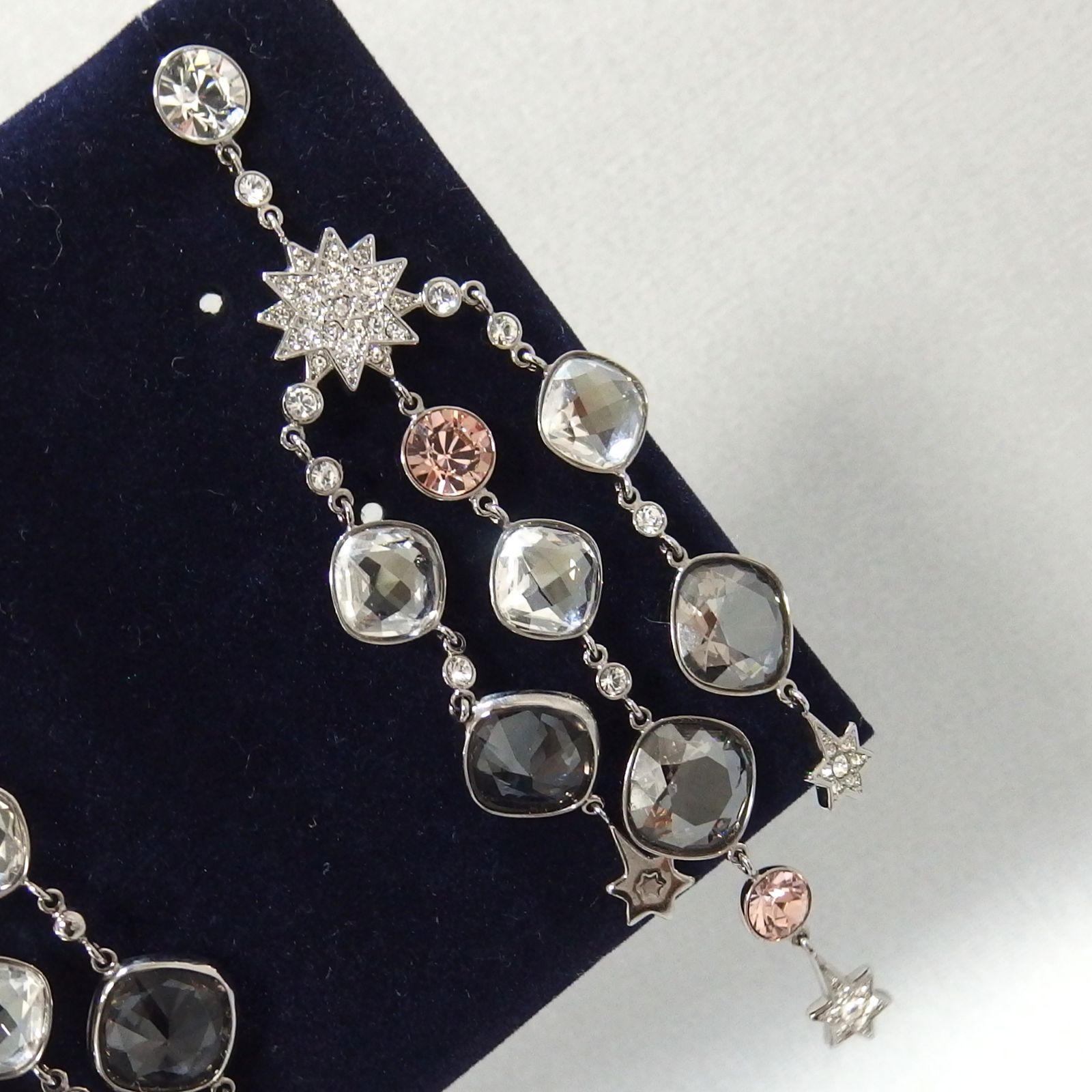 極美品☆SWAROVSKI Scintillate スイング ピアス 1156336 クリスタル 