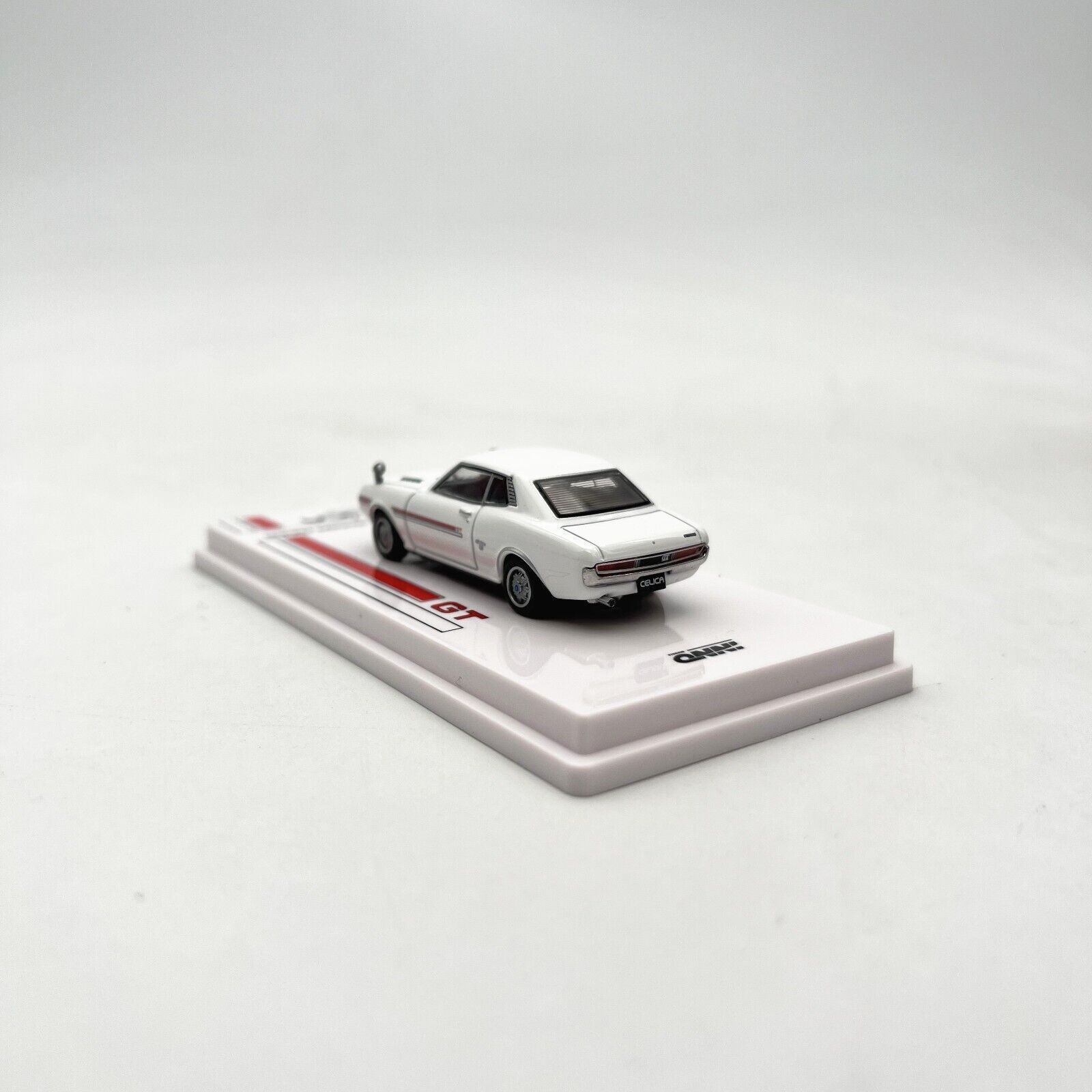 【ま】Toyota Celica 1600GT （TA22）ホワイト IG2605 1/18 Toyota Celica 1600GT LB (TA27) White With Engine