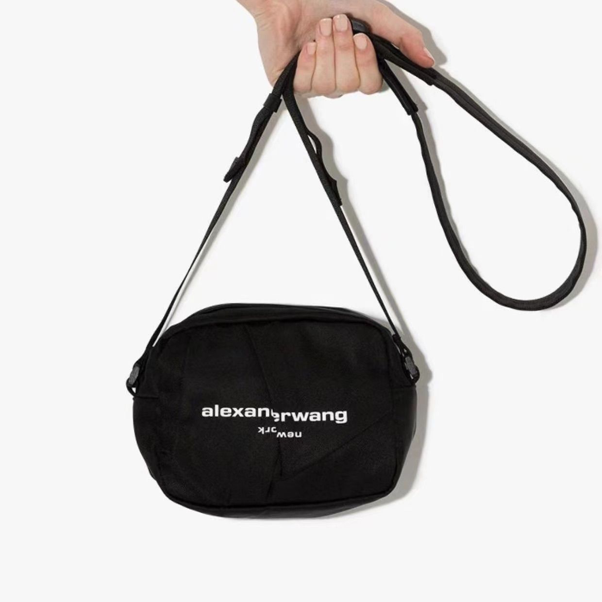 人気美品 Alexander Wang ショルダーバッグ - メルカリ