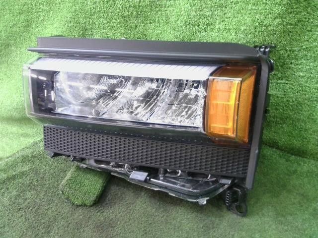 ランドクルーザー 3BA-TRJ250W 左 ヘッドランプ ヘッドライト ASSY 250 VX 7人 4WD 2TR-FE 4V8 81185-60S40