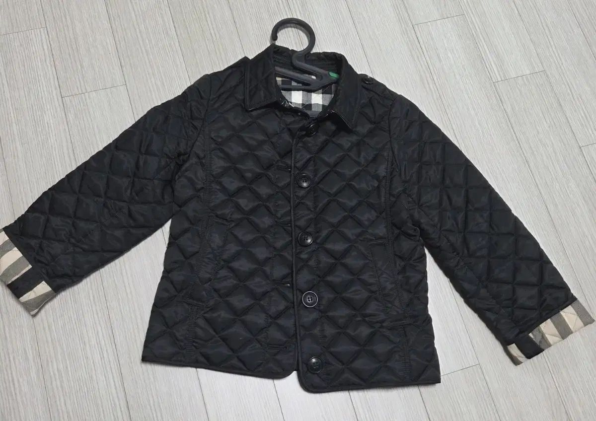 バーバリー チルドレン 8y キルティングジャケット
