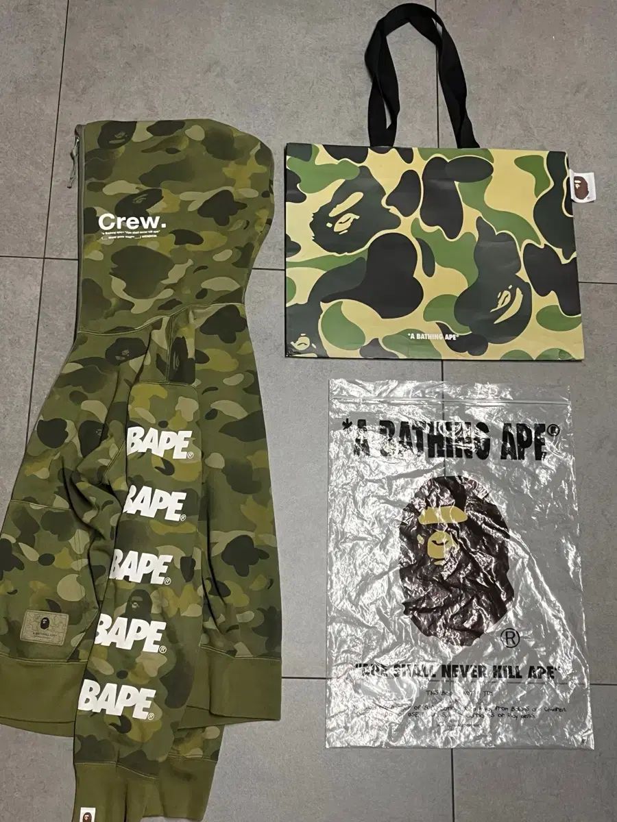 アベイシングエイプ 迷彩柄 WHO ジップアップ KARIMZIABAT_FR