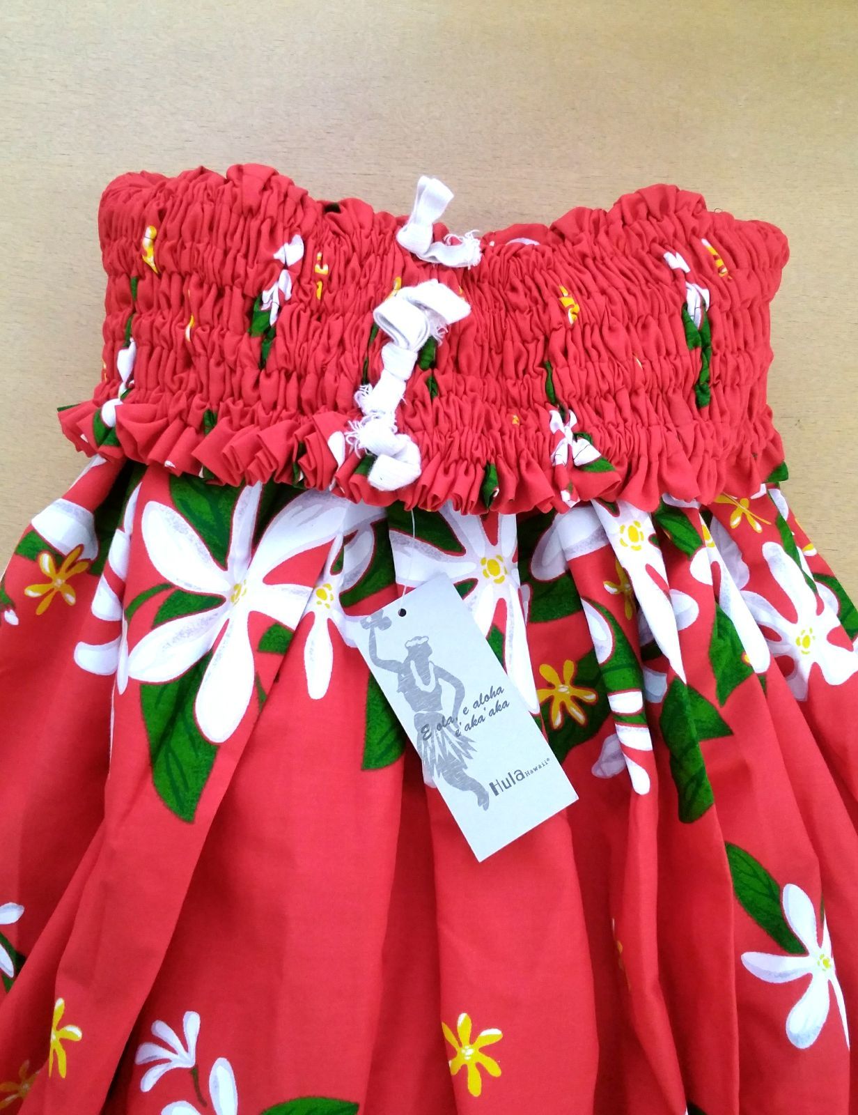 【フラダンス衣装】レッド Lae パウスカート 赤 金 白 茶 モンステラ柄 フラダンス衣装】レッド Lae パウスカート 赤 金 白 茶 モンステラ柄