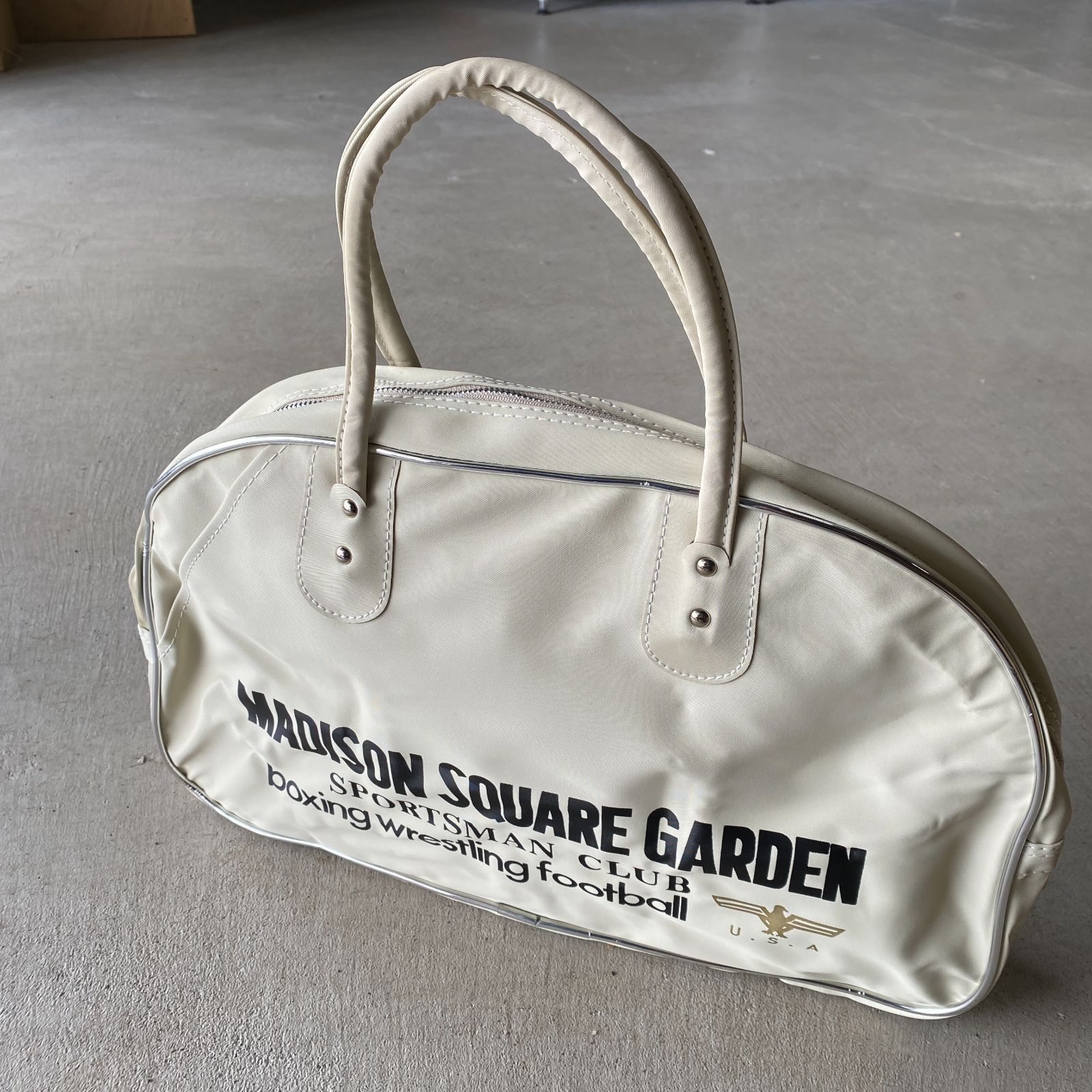 MADISON SQUARE GARDEN マジソンバッグ ホワイト 当時物美品 - メルカリ