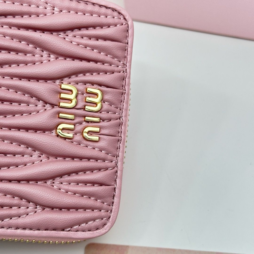 新品✨ MIU MIU ミュウミュウ 小銭入れ コインケース マテラッセ ミニ