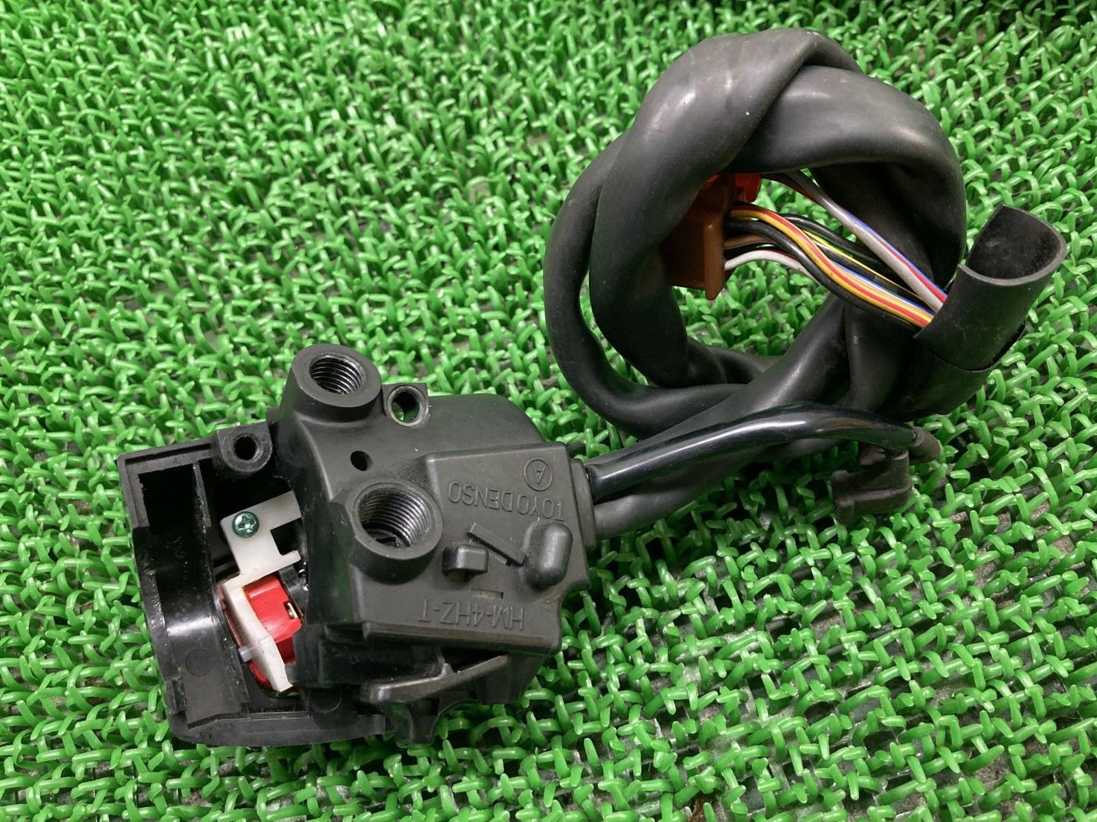 VTR250 ハンドルスイッチ 右 HM-4HZ-T ホンダ 純正 バイク 部品 MC33 スイッチボックス 割れ欠け無し 品薄 品 Lx