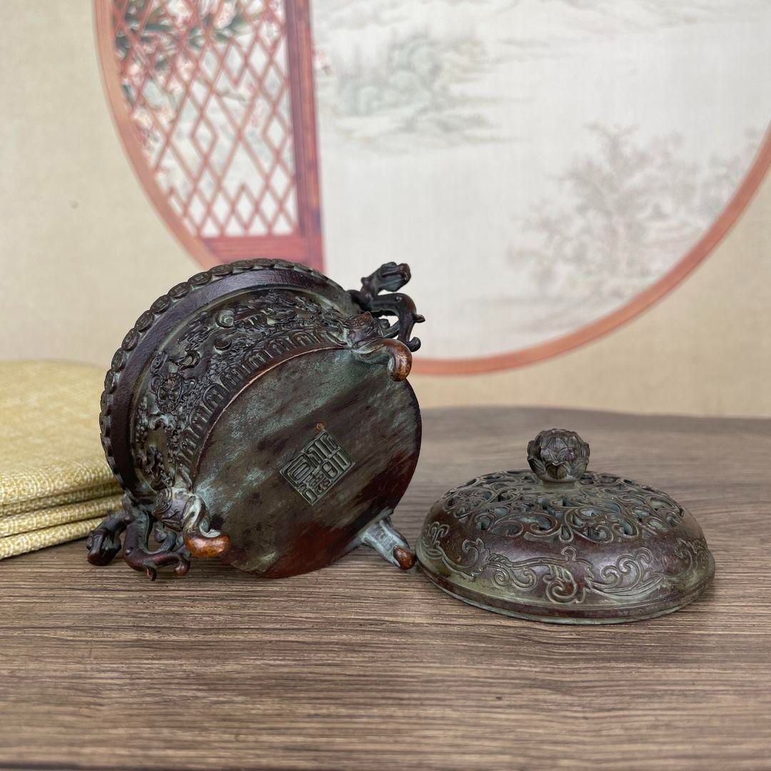 銅製 神獣香炉 八宝図紋三足双耳薫炉 薫炉 茶道具 装飾品 工芸品 置物 香炉 双獣耳浮彫盤竜薫香炉 香具 仏堂香炉 工芸品 銅製品 置物