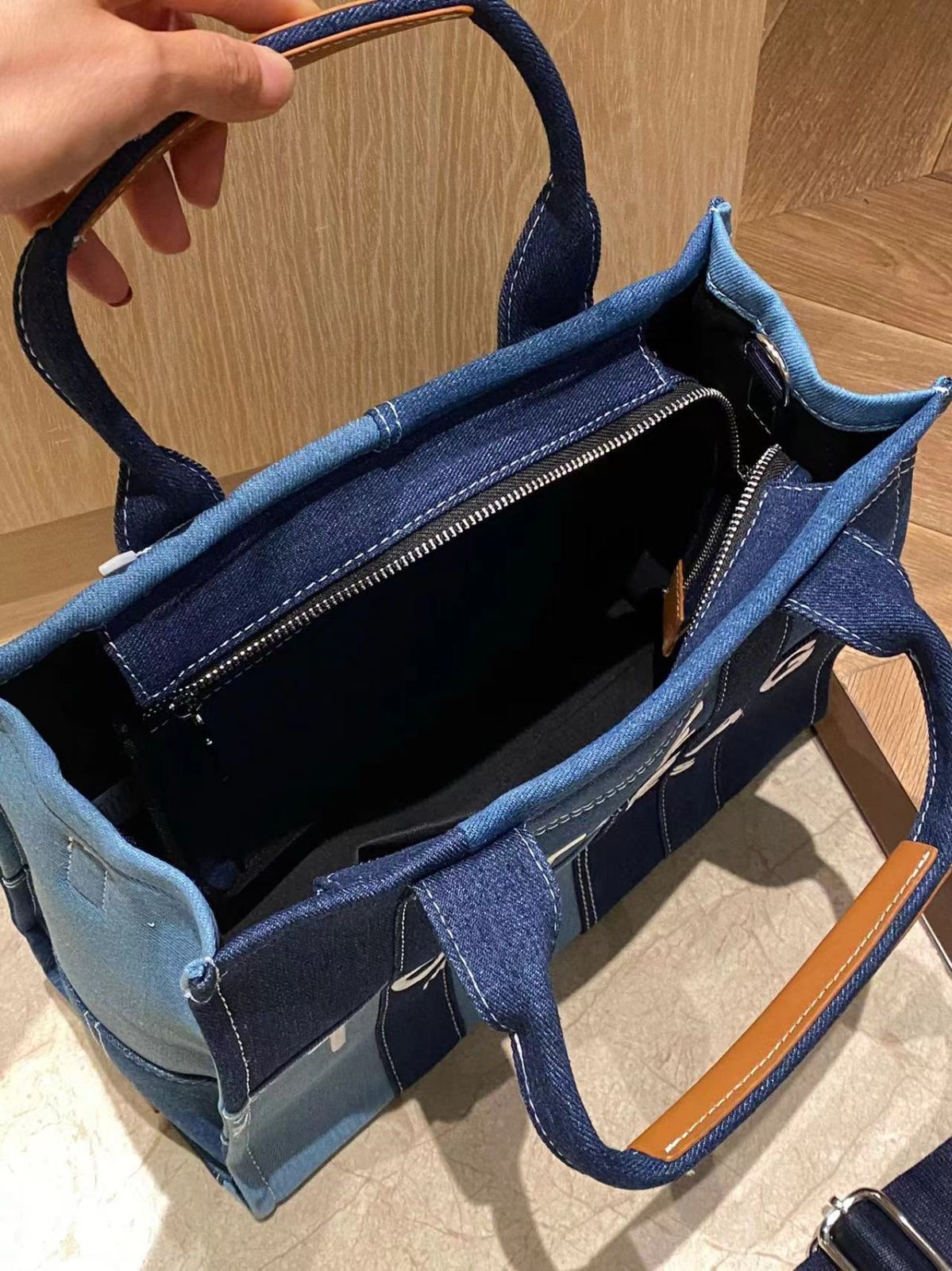 MARC JACOBS デニム トラベラートート 2WAY ユニセックス MARC JACOBS デニム トラベラートート 2WAY ユニセックス (MARC