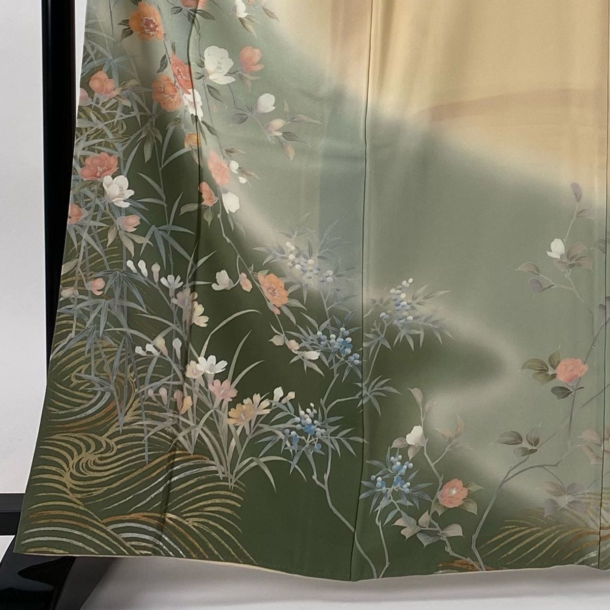 訪問着 身丈163cm 裄丈65cm M 袷 松雨 落款 枝花 流水 金銀彩 染め分け 薄緑 正絹 秀品