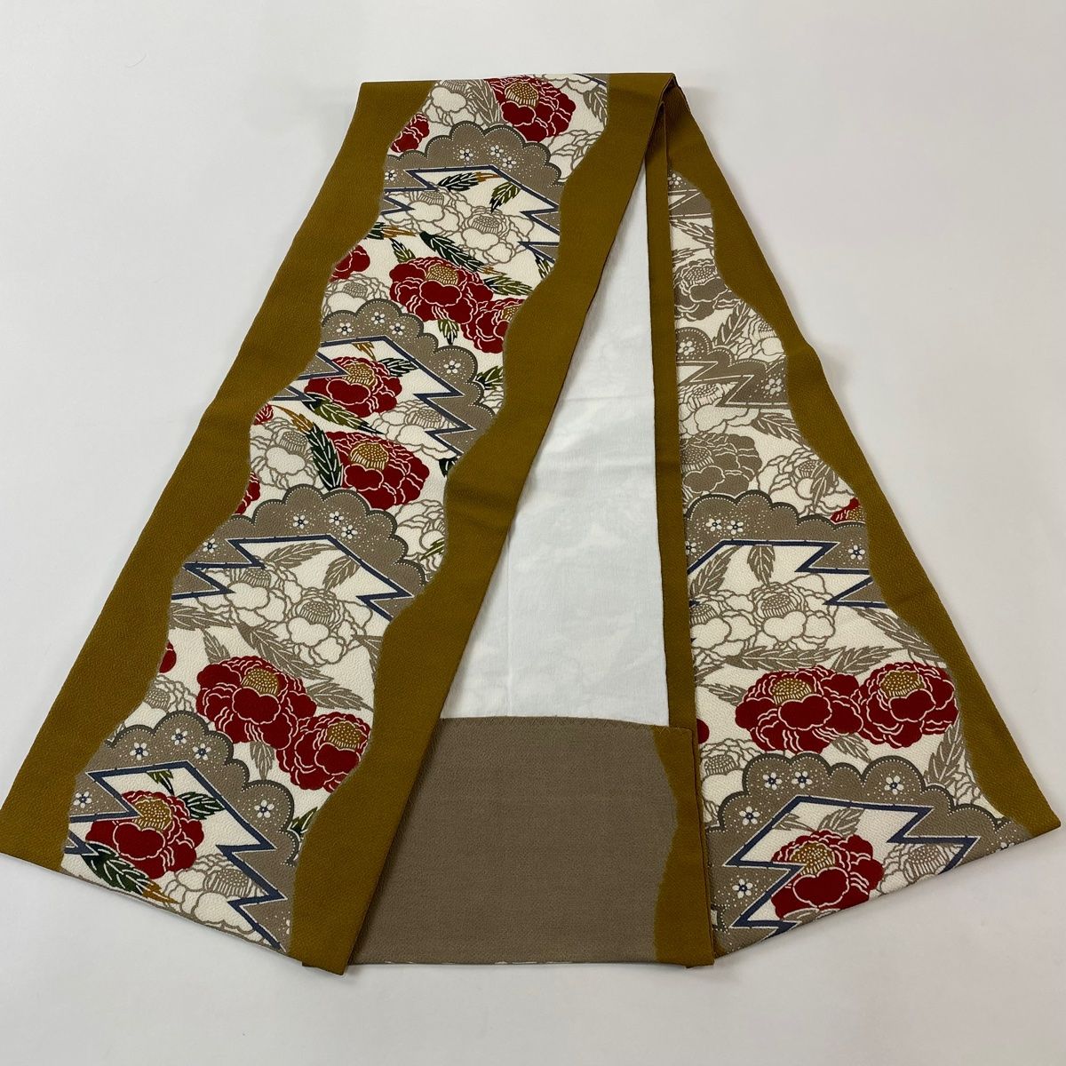 結城紬　奥順　おく玉　裄68.5 証紙付き　葡萄　真綿　手織　美品 結城紬 奥順 おく玉 裄68.5 証紙付き 葡萄 真綿 手織 美品