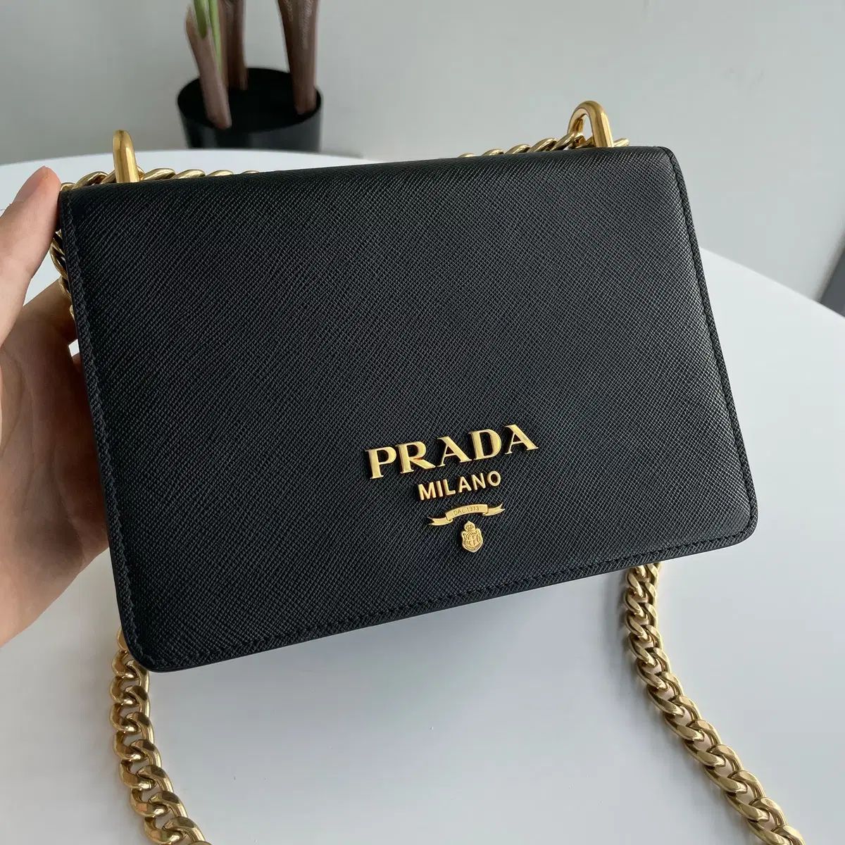 PRADA プラダ