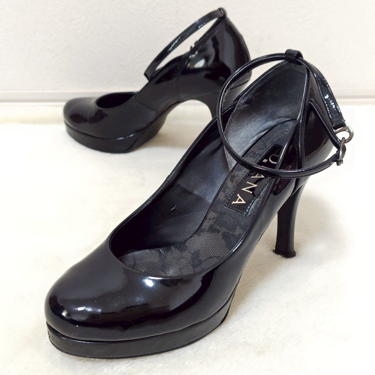 2 DIANA ブラック ハイヒール 23.5 エナメル 美品 ヒール10 エレガント◎【DIANA】ダイアナ ハイヒール ピンヒール ヒール 9
