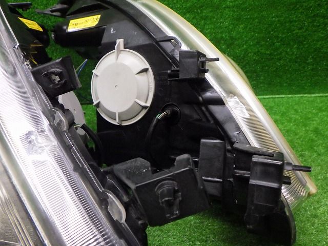 アイシス アイシス 左ヘッドライト HID ZGM10/15 中期 44-69 L 