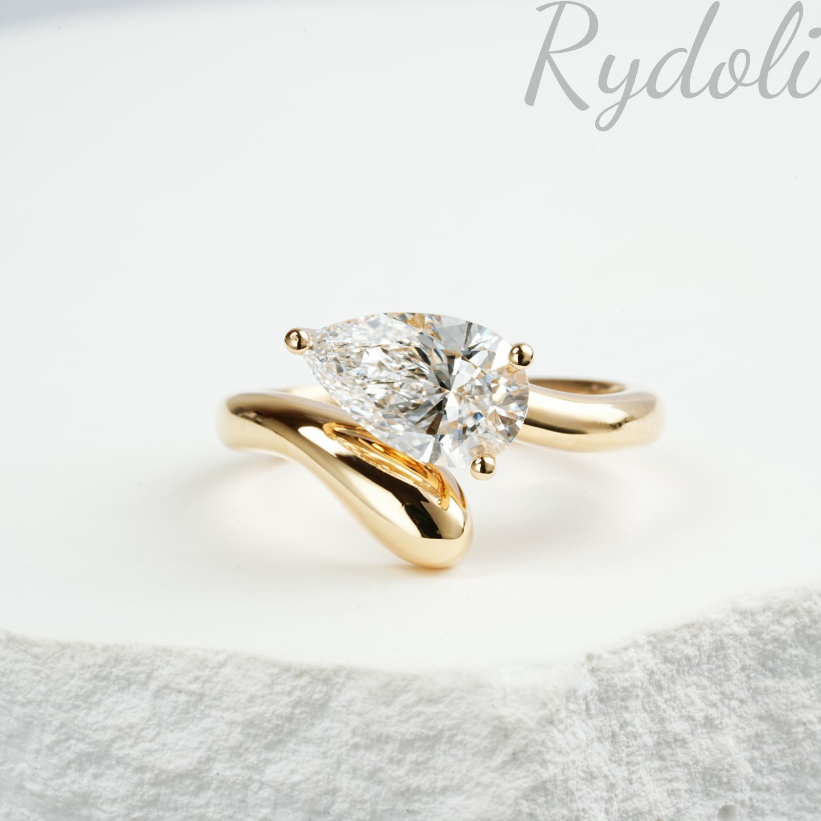 AU750 鑑定書付きK18天然ダイヤモンドリング 【公式通販】