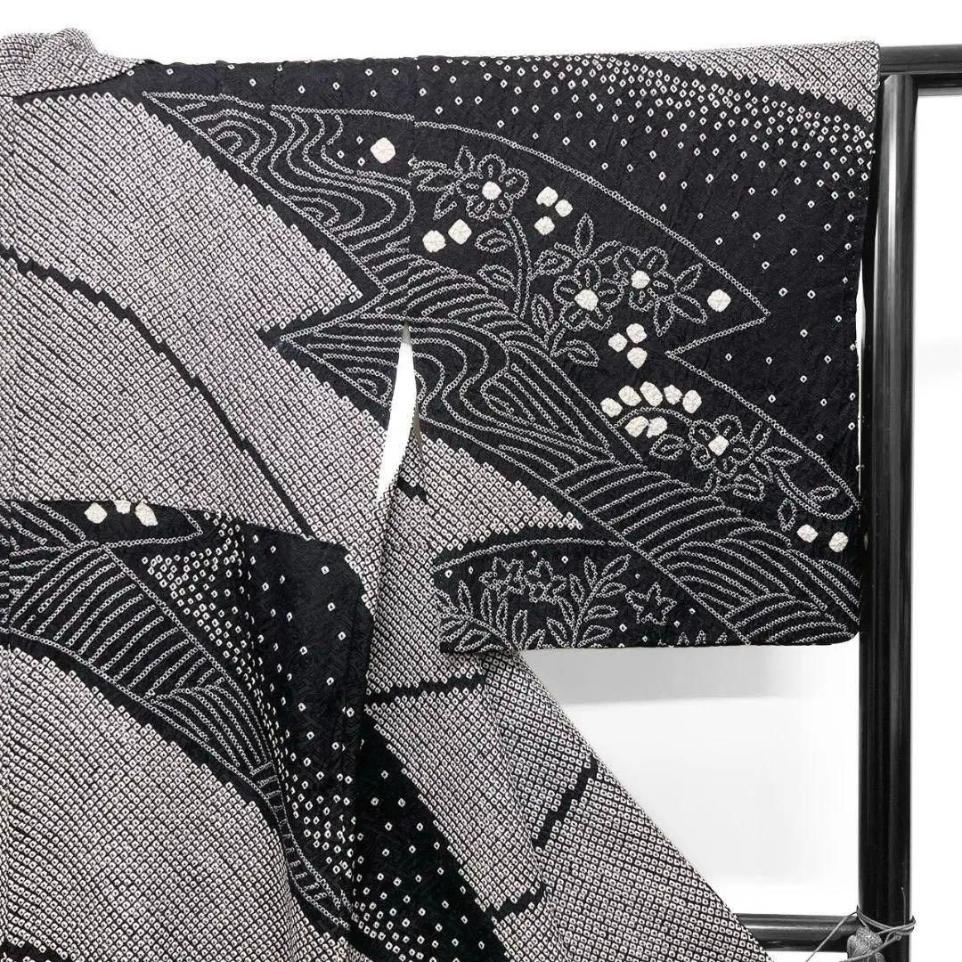 総絞り　裂取　桔梗　花模様　モノトーン　訪問着　　着物　013a p 総絞り裂取桔梗花模様モノトーン訪問着着物013a p