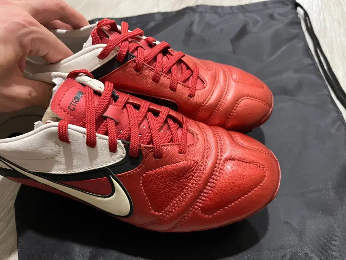 ほぼ 新規) NIKE(ナイキ) CTR360 サッカーシューズ 260 - メルカリ