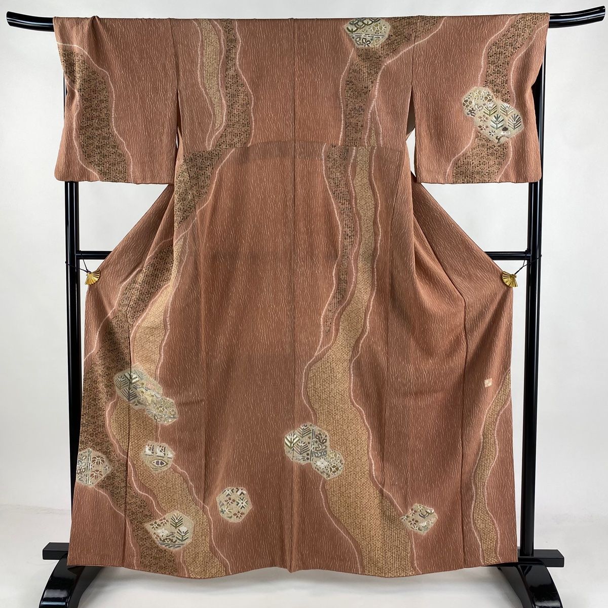 訪問着 身丈162cm 裄丈68.5cm L 袷 落款 草花 若松 刺繍 金糸 サーモンピンク 正絹
