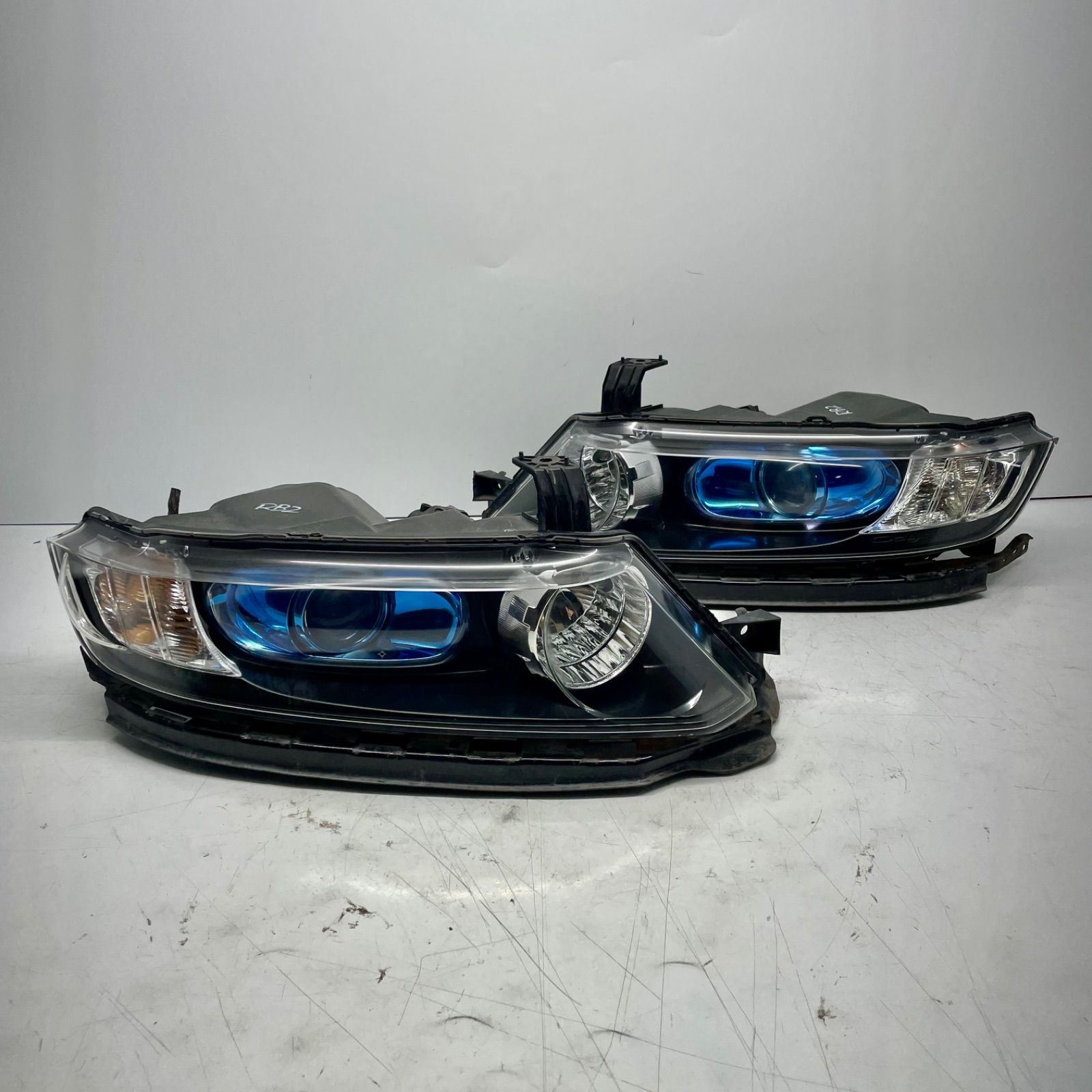 ホンダHONDA オデッセイRB1 HID ヘッドライト左右セット