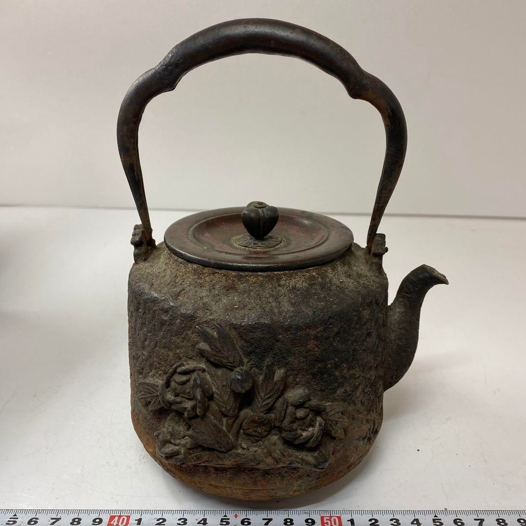 青龍堂 浮彫 薔薇鉄瓶 重さ1994g 東H5-0806 2Fトニオ