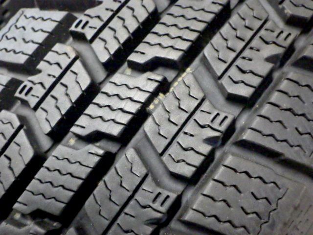 軽薄な SP811 F● ● 製造 約8.5部山●Good’YEAR ICE NAVI7●145 80R13●4本 時計