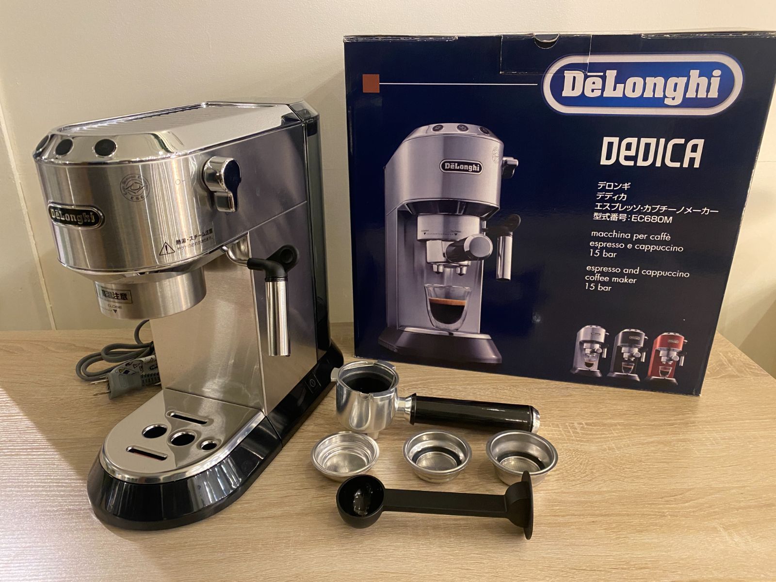 □ F-5 エスプレッソ・カプチーノメーカー デロンギ／DeLonghi EC680M