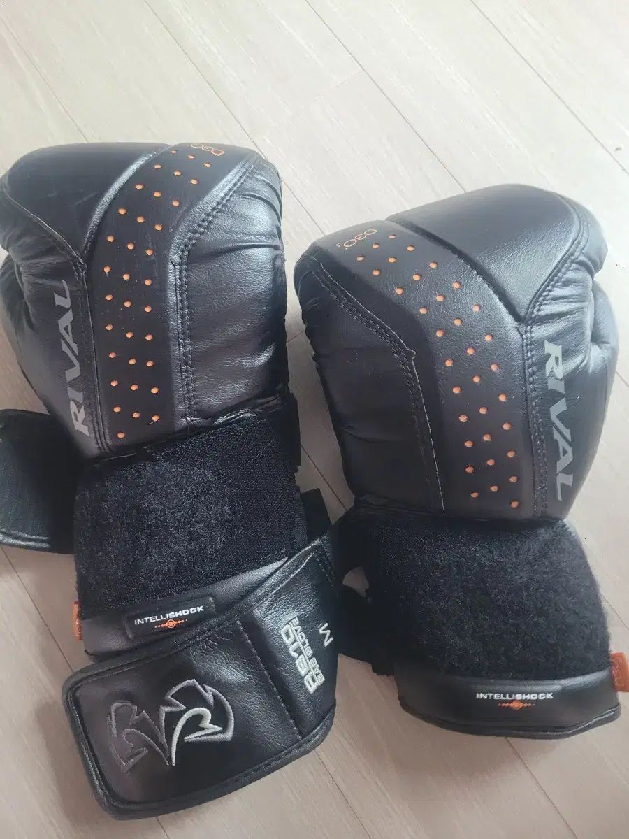 Rival RB10 IN텔리쇼크 ボクシング グローブ ブラック M
