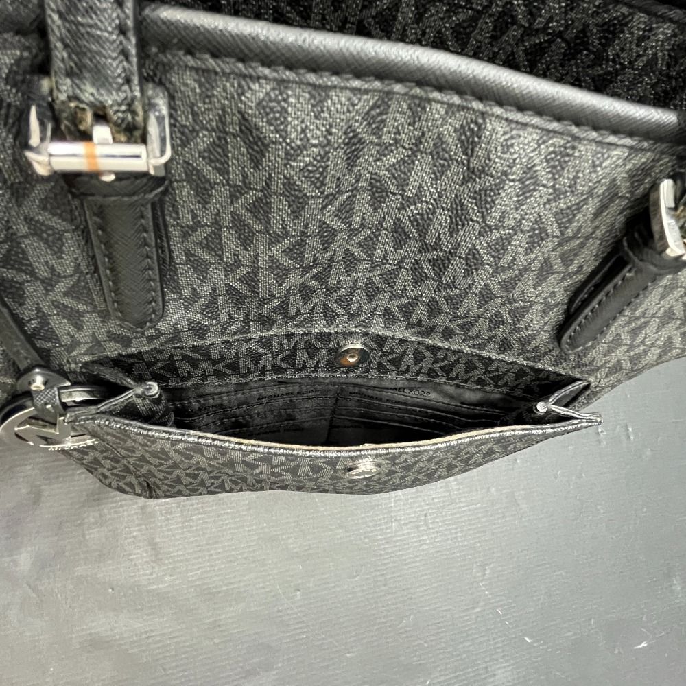 06w14724 マイケルコース Michael Kors ブラック 黒 トート