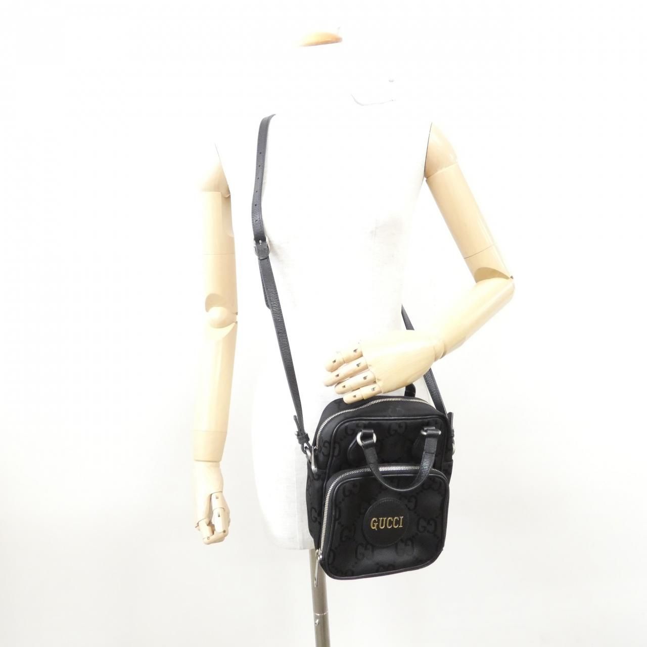 グッチ GUCCI OFF THE GRID 625850 H9HAN ショルダーバッグ Gucci Off The Grid Series Bag Single-Shoulder Bag Men's Black
