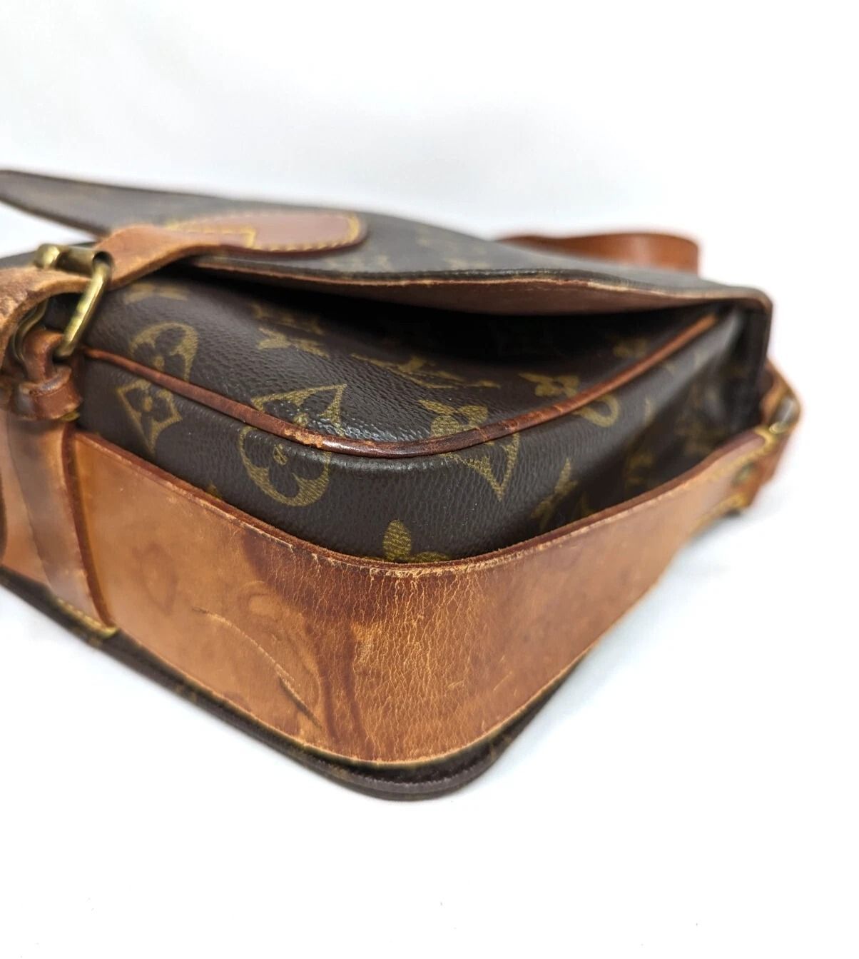 ルイヴィトン ショルダーバッグ モノグラム カルトシエール26 LOUIS VUITTON】ルイヴィトン『モノグラム カルトシエール