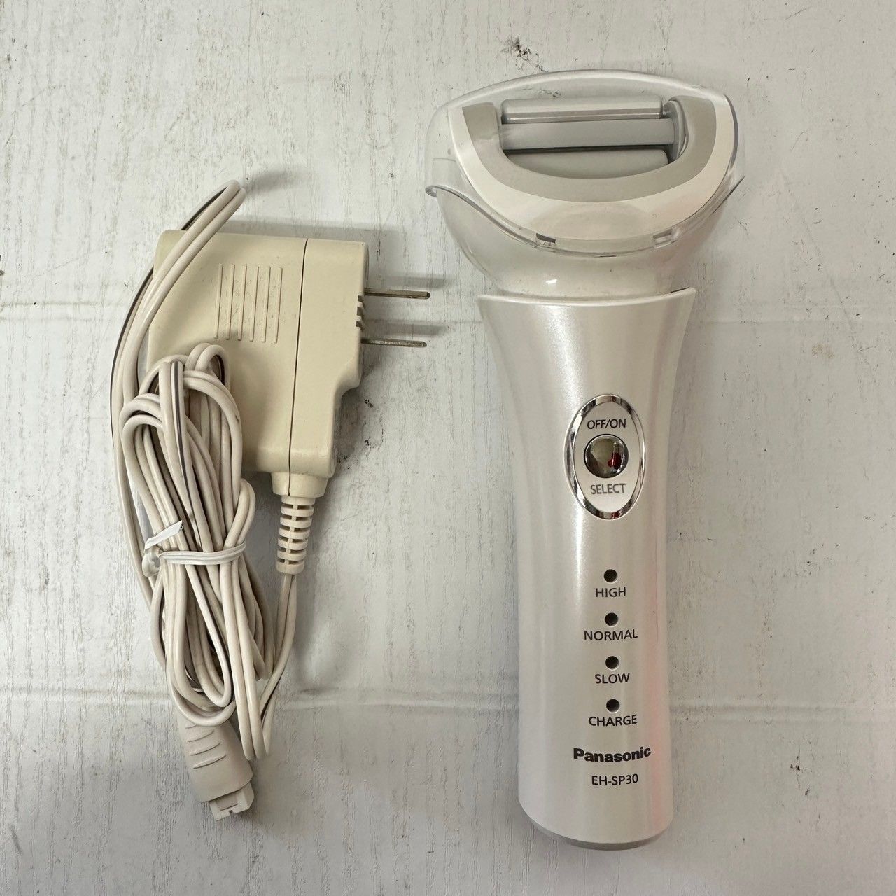 Panasonic　エステローラー Amazon.co.jp: パナソニック ローラー式美容器 温感エステ