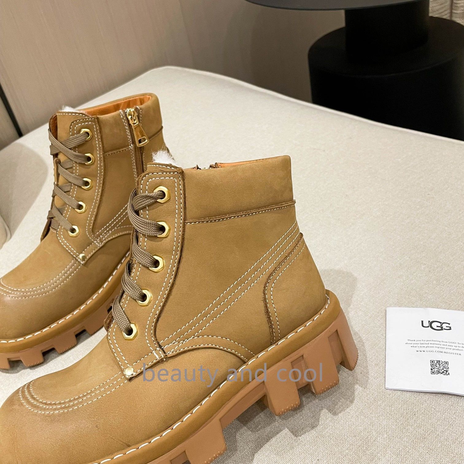 希少品 UGG 秋冬の新作スノーブーツ