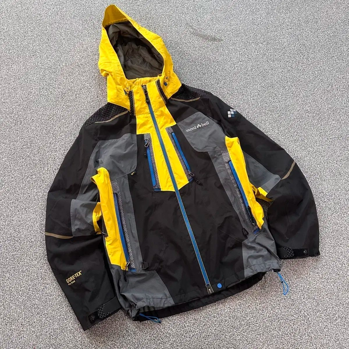 モンベル ゴアテックス ウィンドブレーカー