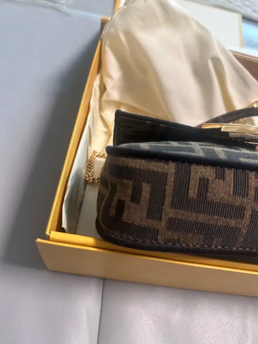 FENDI フェンディ バゲットバッグ ミニ 販売