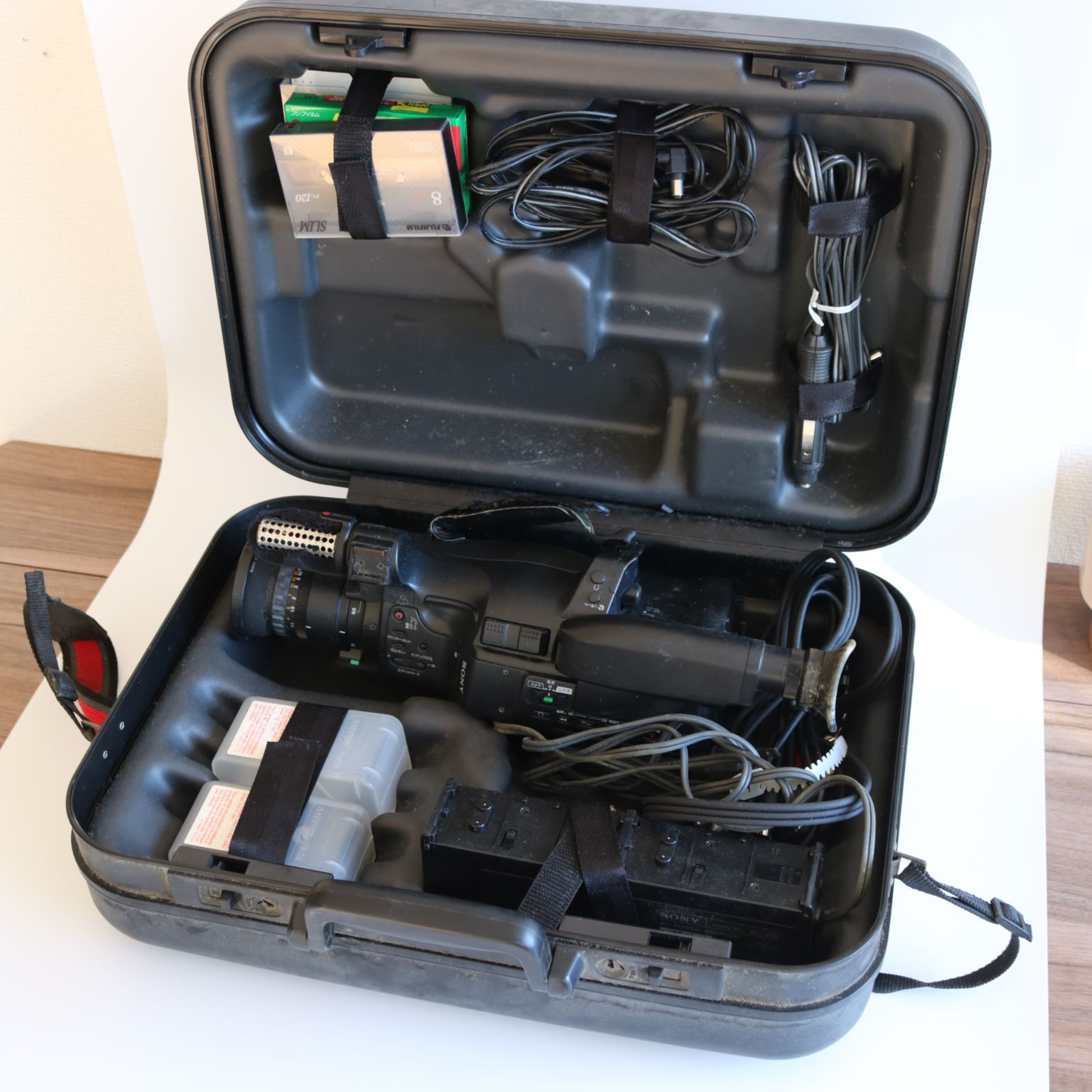 SONY】ソニー ビデオカメラ CCD-V700 video Hi8 Handy cam - メルカリ