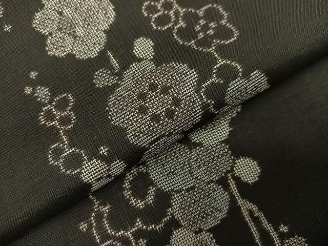 平和屋着物●本場大島紬　カタス9マルキ　地空き　梅　根岸色　正絹　逸品　AAAZ1944ph 平和屋着物○本場大島紬 カタス9マルキ 地空き 梅 根岸色 正絹 逸品