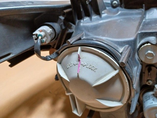 ヘッドライト X